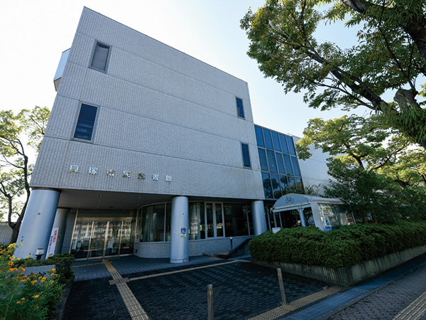 貝塚市民図書館