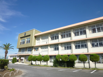鍋島小学校