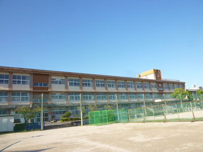 鍋島中学校
